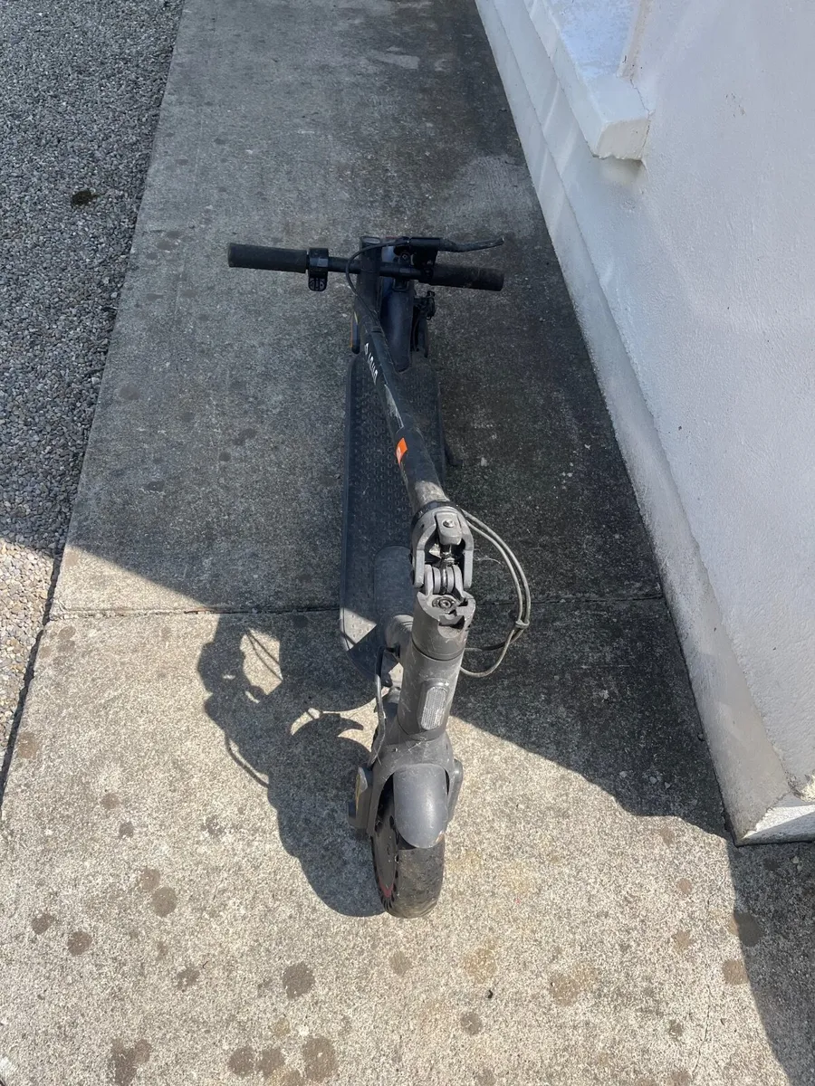 Electric scooter - Image 2