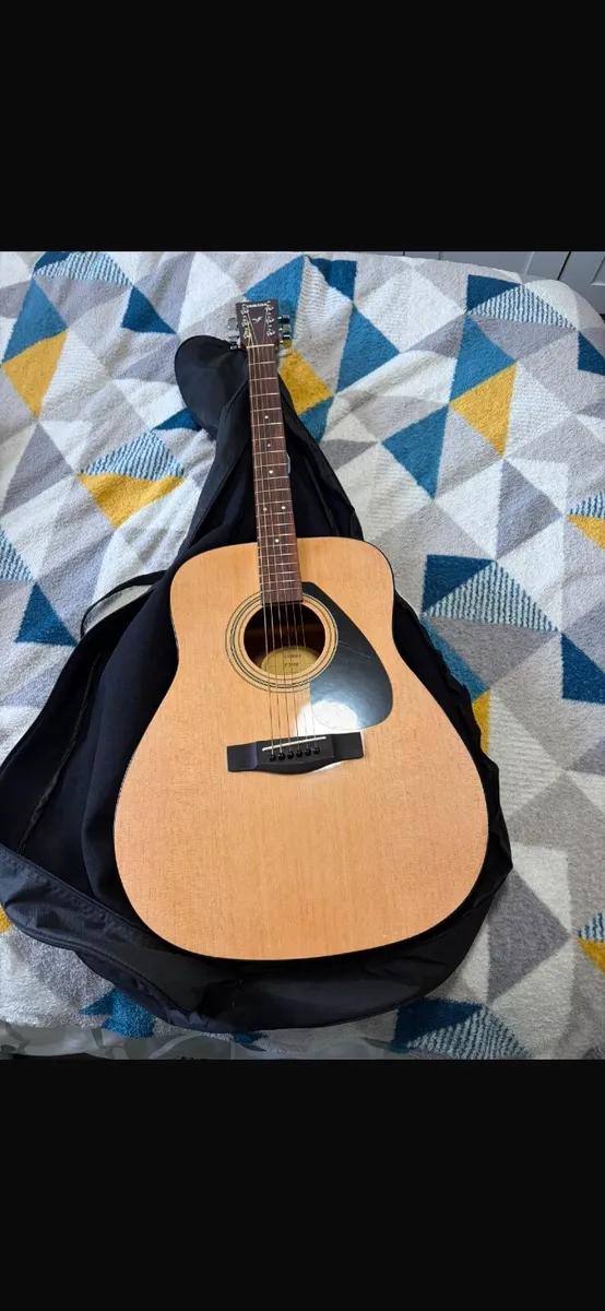 Yamaha guitar - Image 2