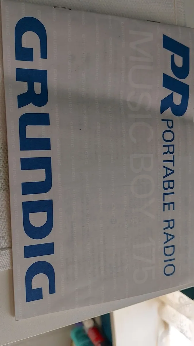 VINTAGE GRUNDIG RADIO - Image 3