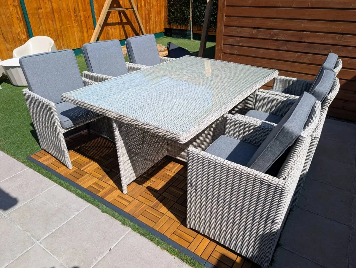 Garden Dining Table 6 Seats and Canopy Umbrella - Image 3