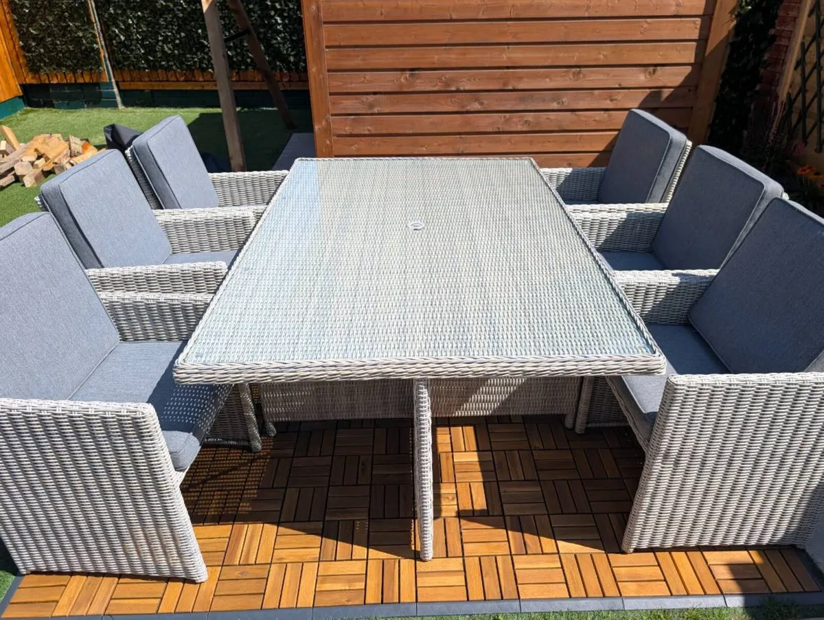 Garden Dining Table 6 Seats and Canopy Umbrella - Image 4