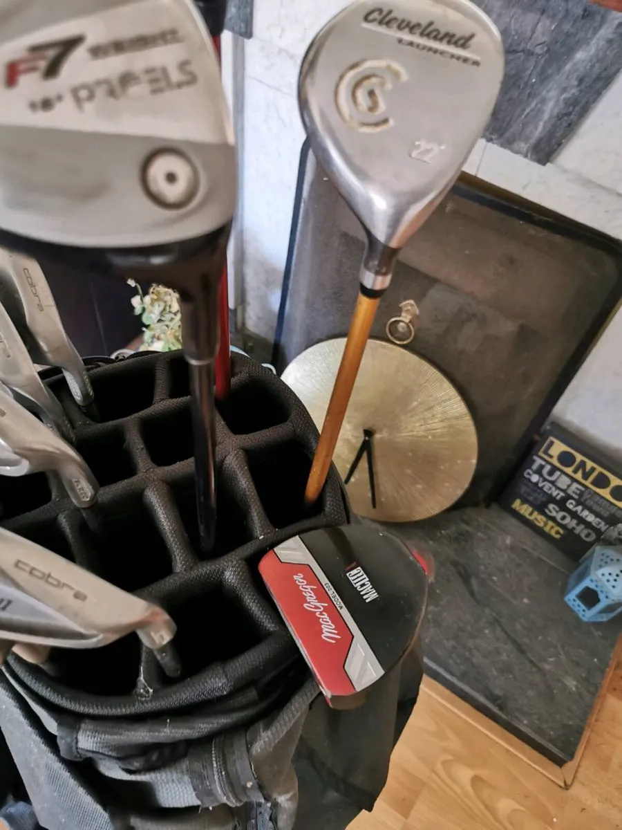Golf clubs and bag - Image 4
