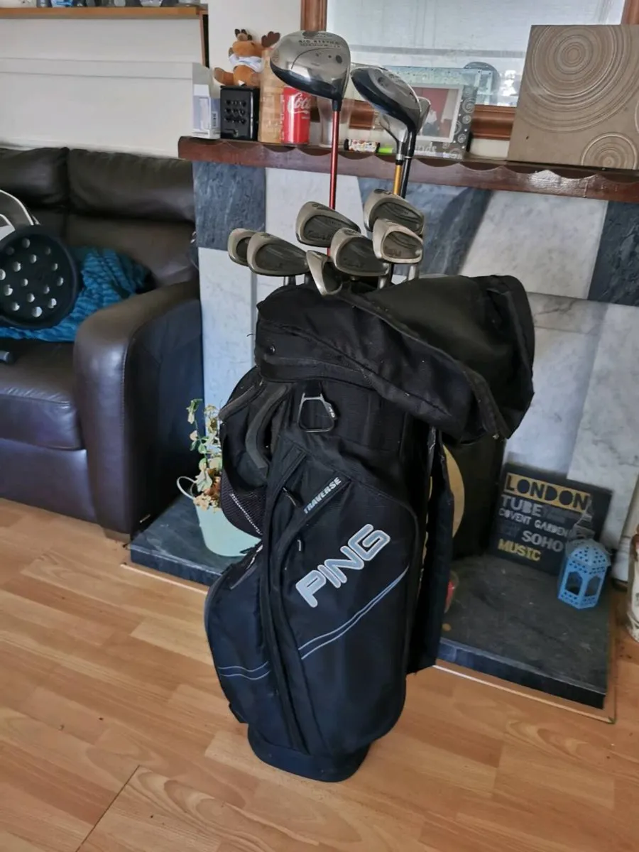 Golf clubs and bag - Image 1