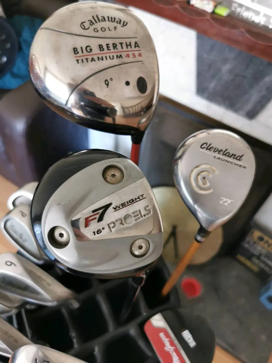 Golf clubs and bag - Image 2