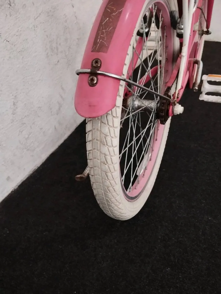 Girls 20inch bike - Image 3