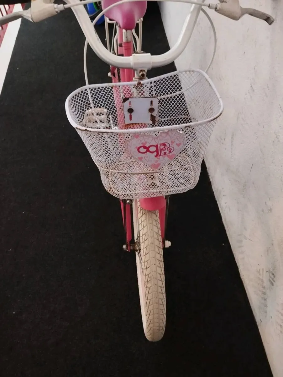 Girls 20inch bike - Image 4