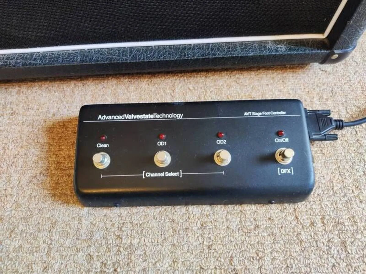 Marshall AVT100X 100W Combo + Original Footswitch - Image 2