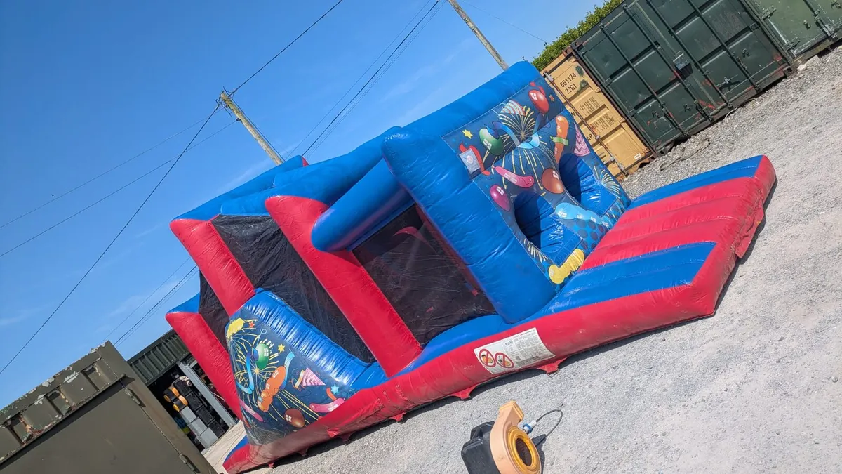 bouncy castle bounceing castles - Image 3