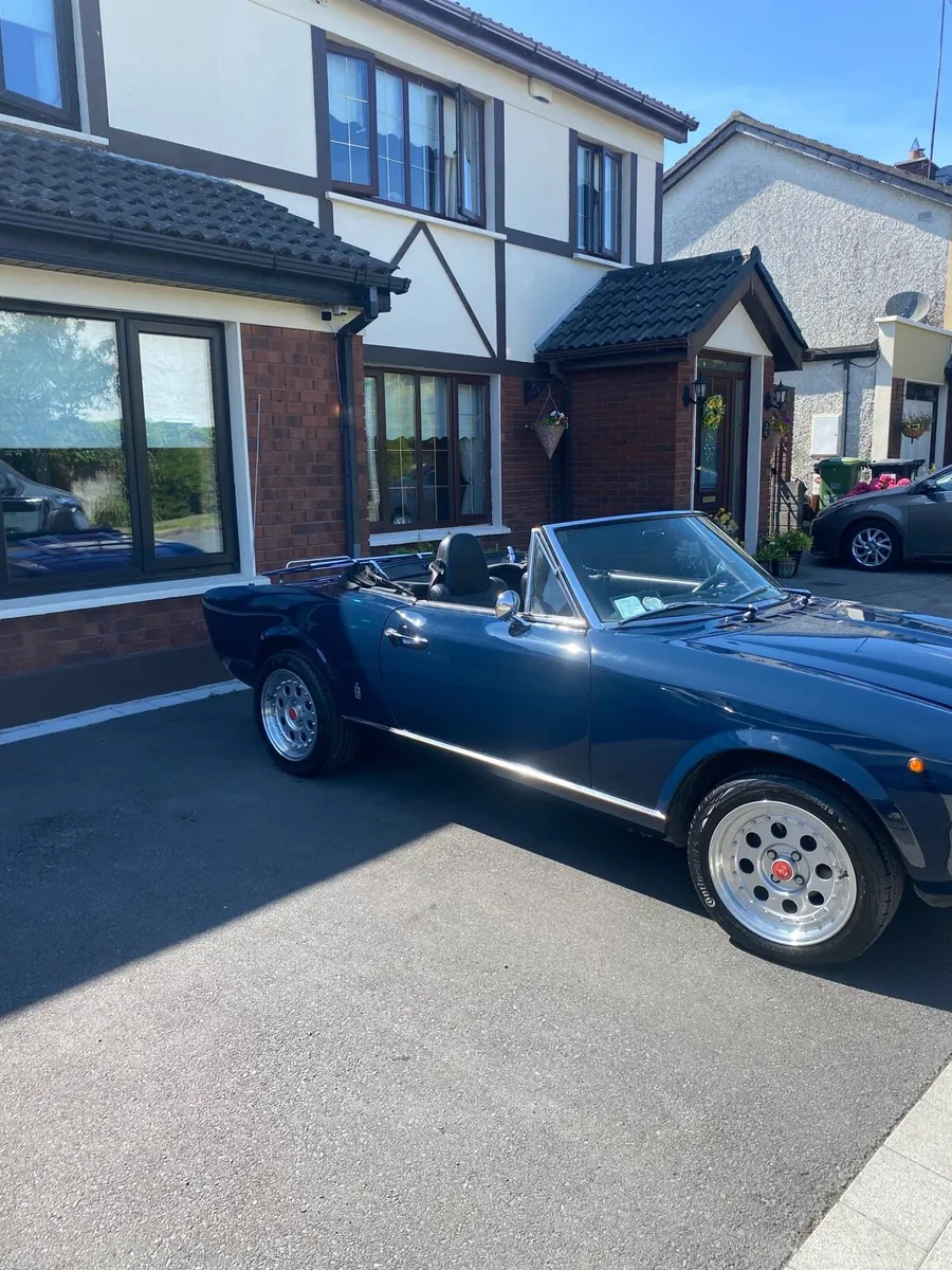 Fiat 124CSI spider - Image 1