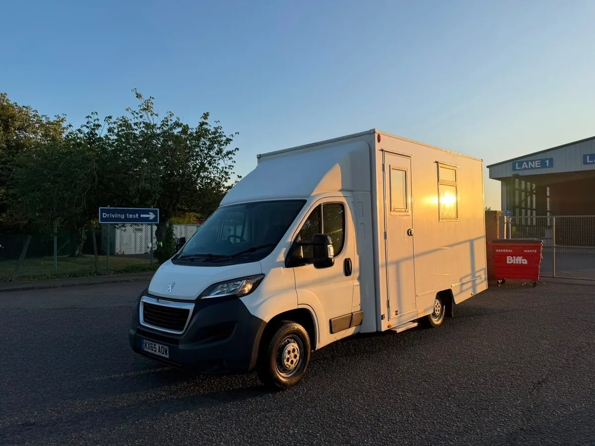 Peugeot Boxer 2015 ideal for camper conversion - Image 3