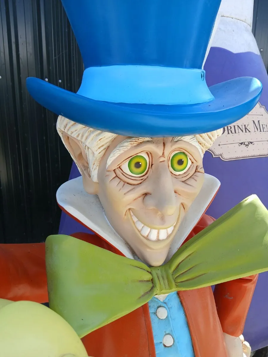 Alice in Wonderland props / prop / Mad Hatter - Image 2