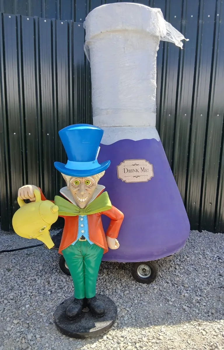 Alice in Wonderland props / prop / Mad Hatter - Image 1