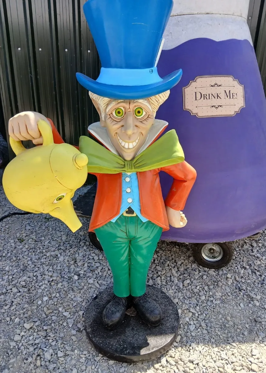 Alice in Wonderland props / prop / Mad Hatter - Image 3
