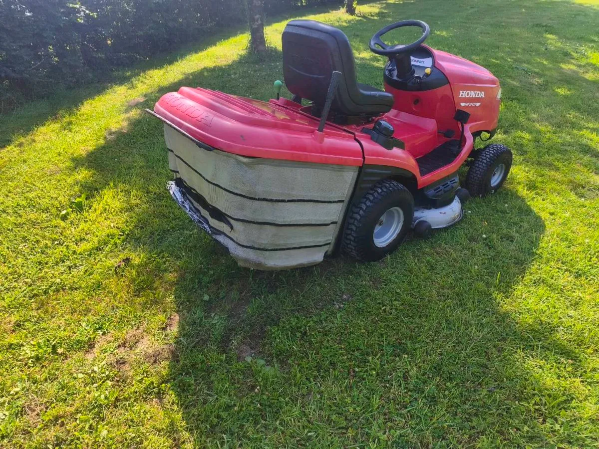 Ride on mower - Image 4
