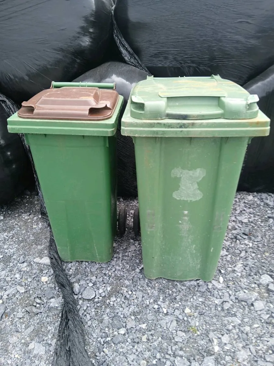 950 litre bins - Image 3