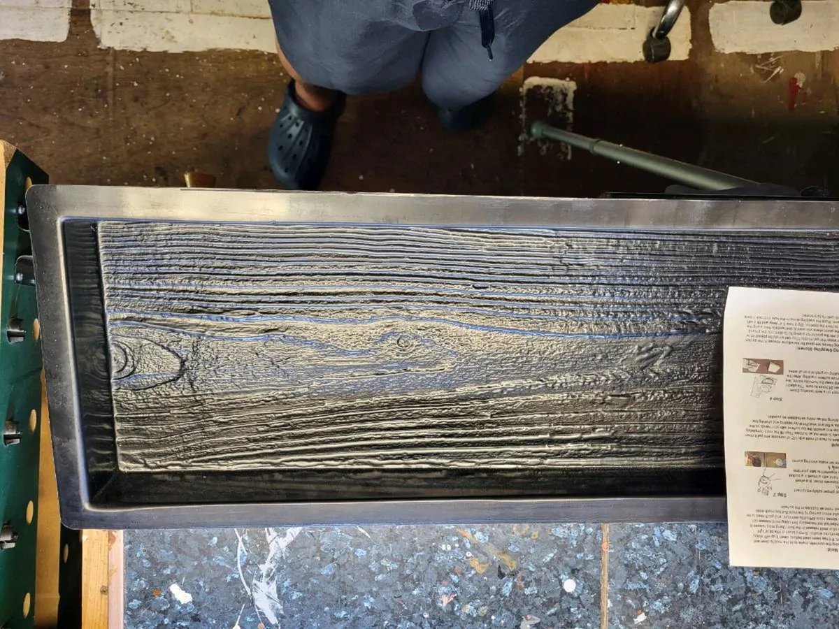 Concrete " wood" step molds. - Image 2