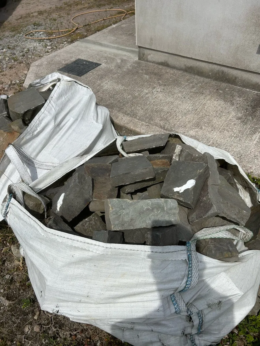 Wall stone - Image 1