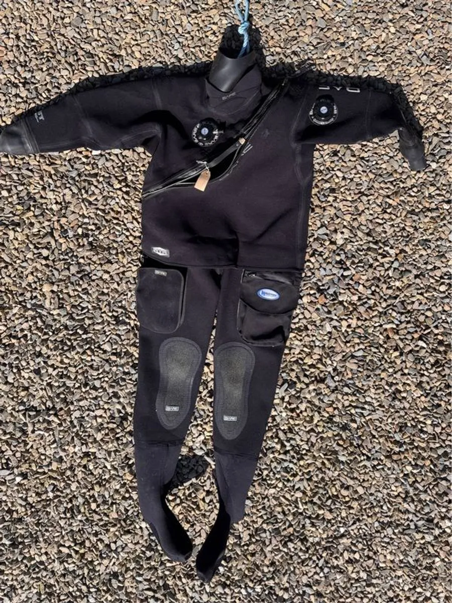 Bare XCD2 Tech Dry drysuit, size XLS - Image 1