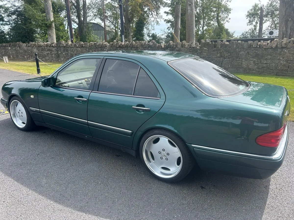 2000 Mercedes-Benz E240 Elegance Auto - Image 2