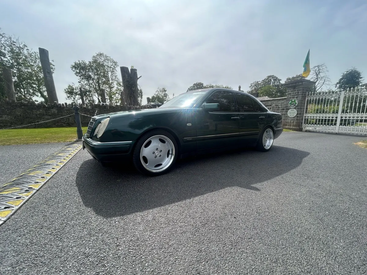 2000 Mercedes-Benz E240 Elegance Auto - Image 3