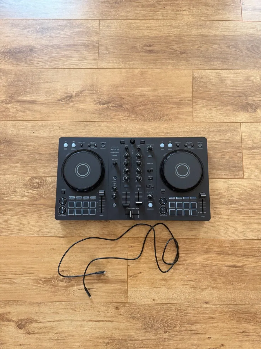 Pioneer DJ DDJ-FLX4 DJ Controller - Image 1
