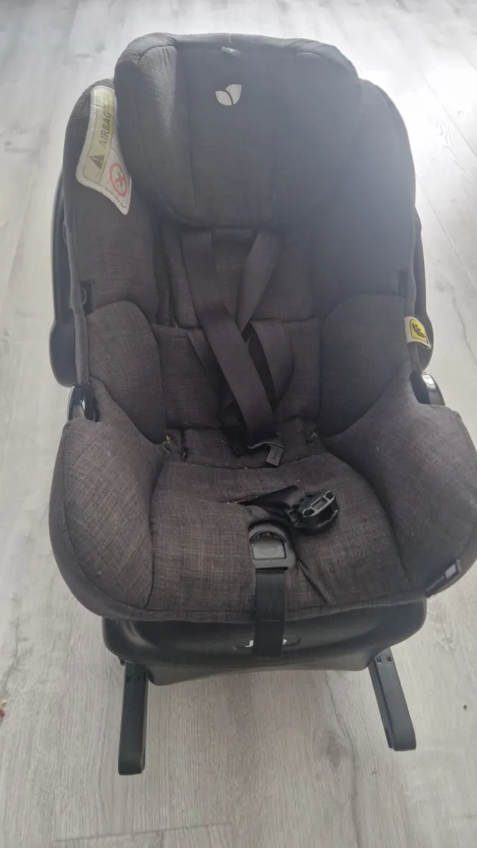Car seat - Image 1