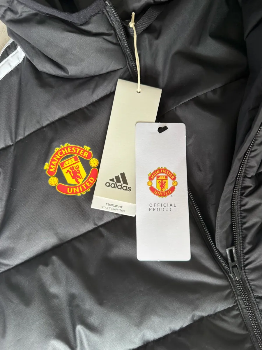 Adidas Man united kids black hooded puffer jacket - Image 2