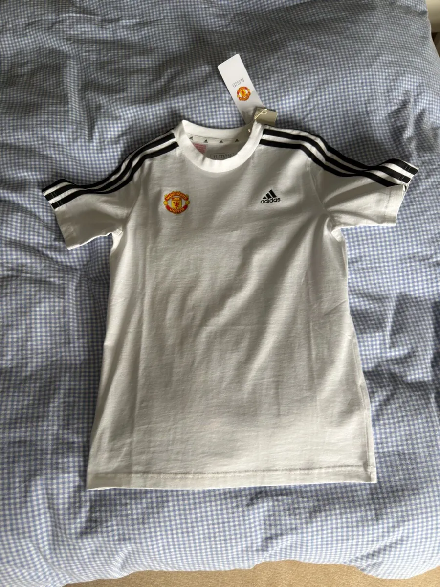 Adidas man united kids white t-shirt brand new - Image 1