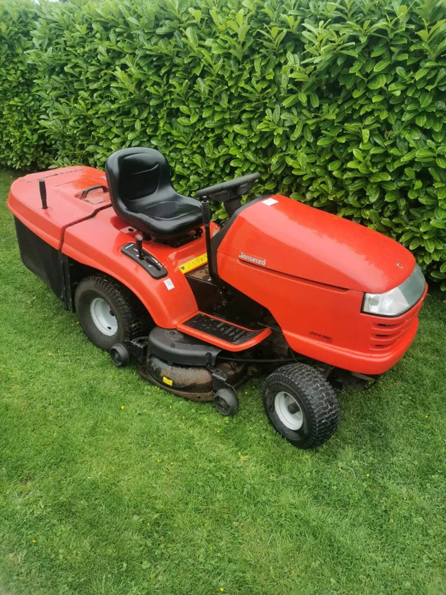 Jonsred 42inch ride on lawnmower - Image 1