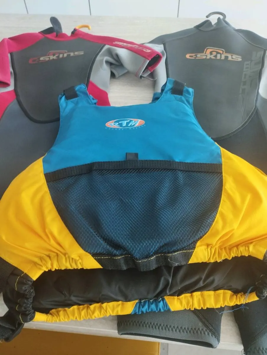 Child's Wetsuits+ Buoyancy Aid - Image 1