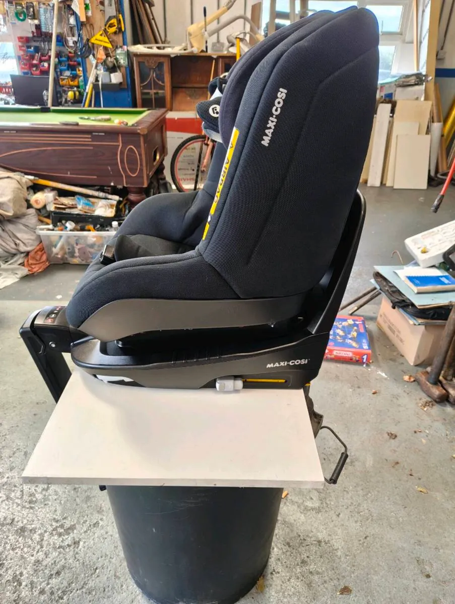 MaxiCosi Pearl Pro² i-Size Car Seat + FamilyFix - Image 2