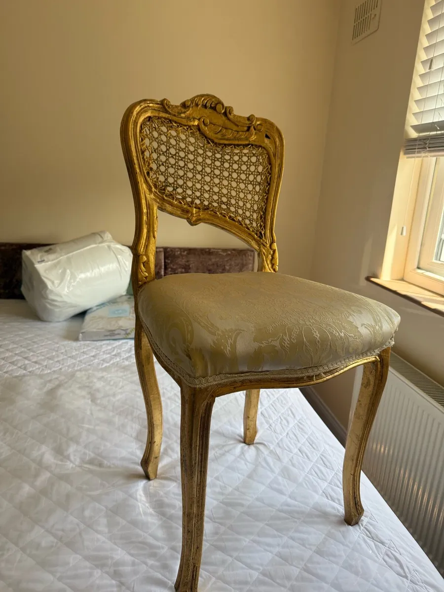 Decorative bedroom chair - Image 2