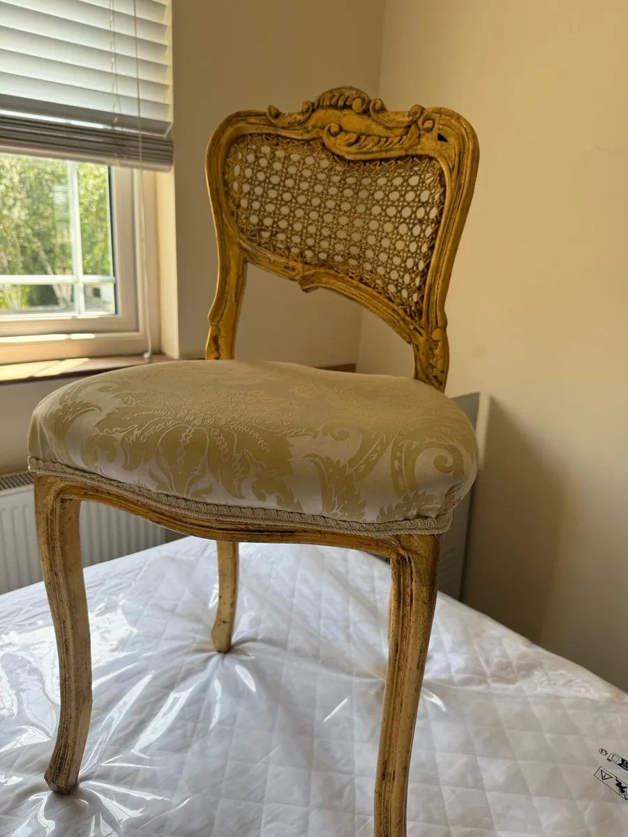 Decorative bedroom chair - Image 4