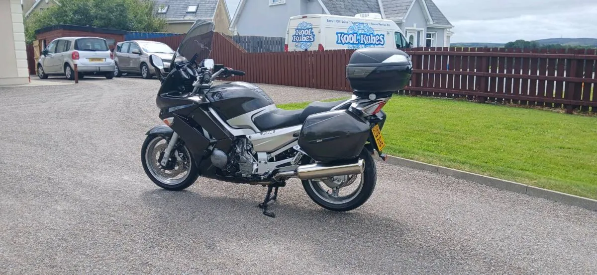 2010 YAMAHA FJR1300 - Image 4