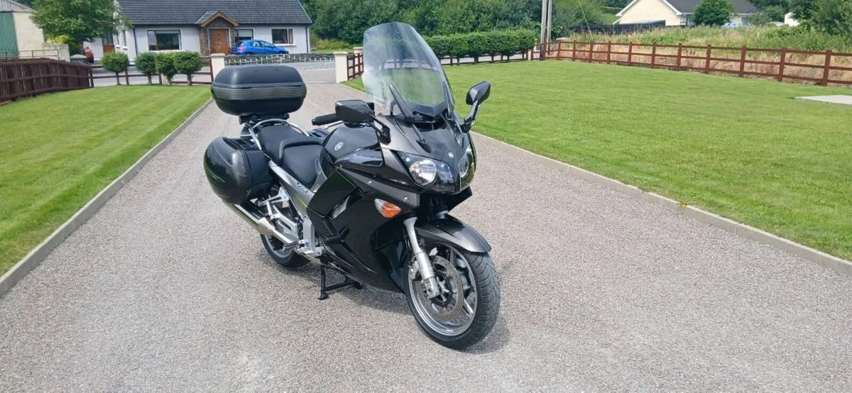 2010 YAMAHA FJR1300 - Image 1