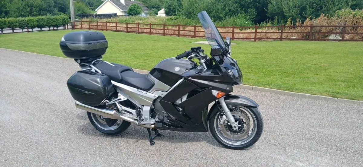 2010 YAMAHA FJR1300 - Image 2