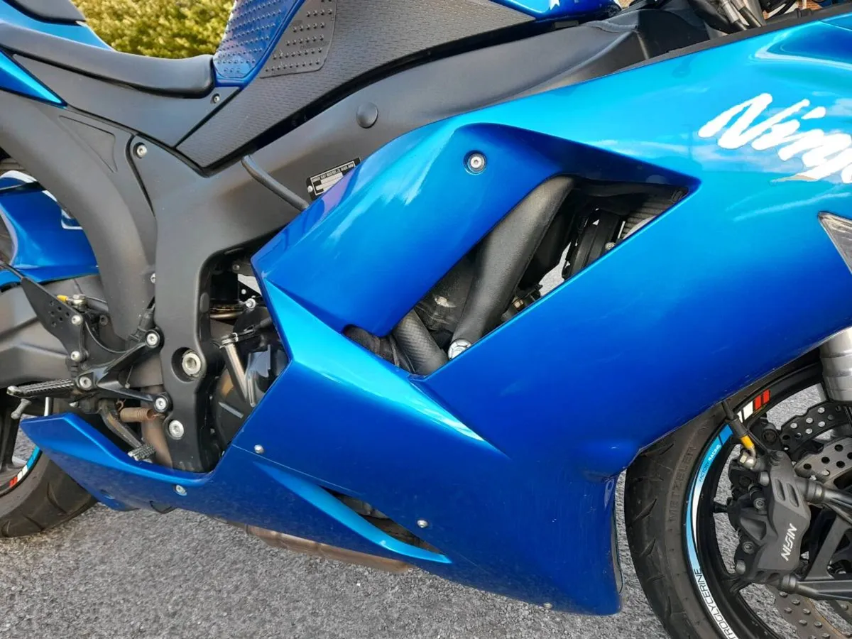 Motorcycle - Image 4
