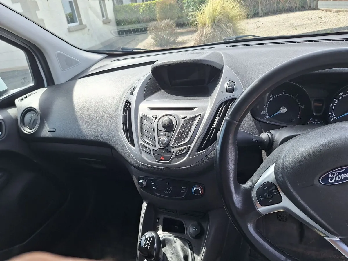 Ford Transit Courier 2016 - Image 3