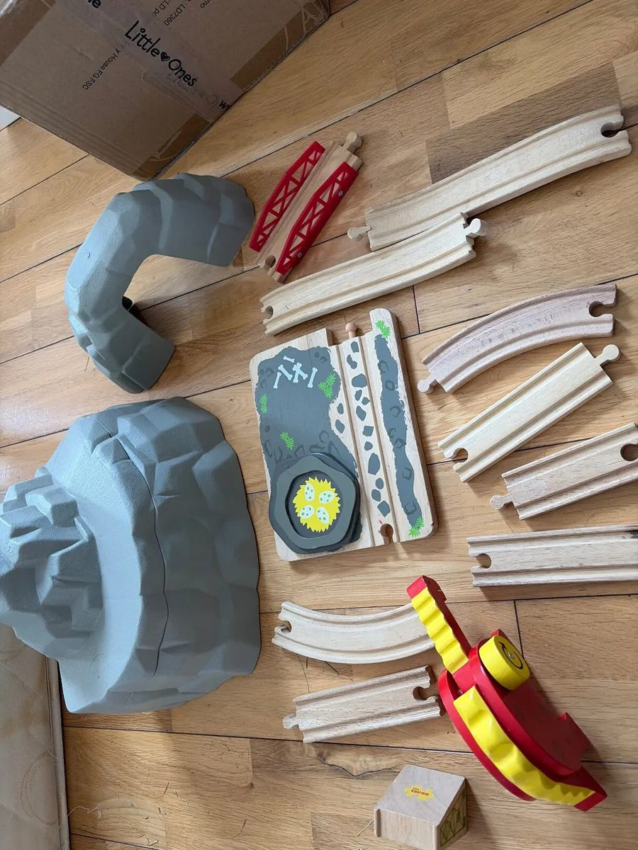 Train track - Image 1