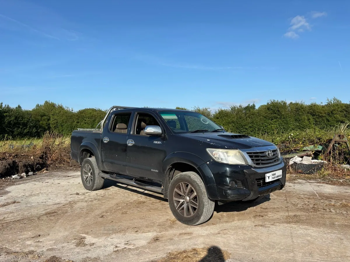 Toyota Hilux Invincible - Image 1