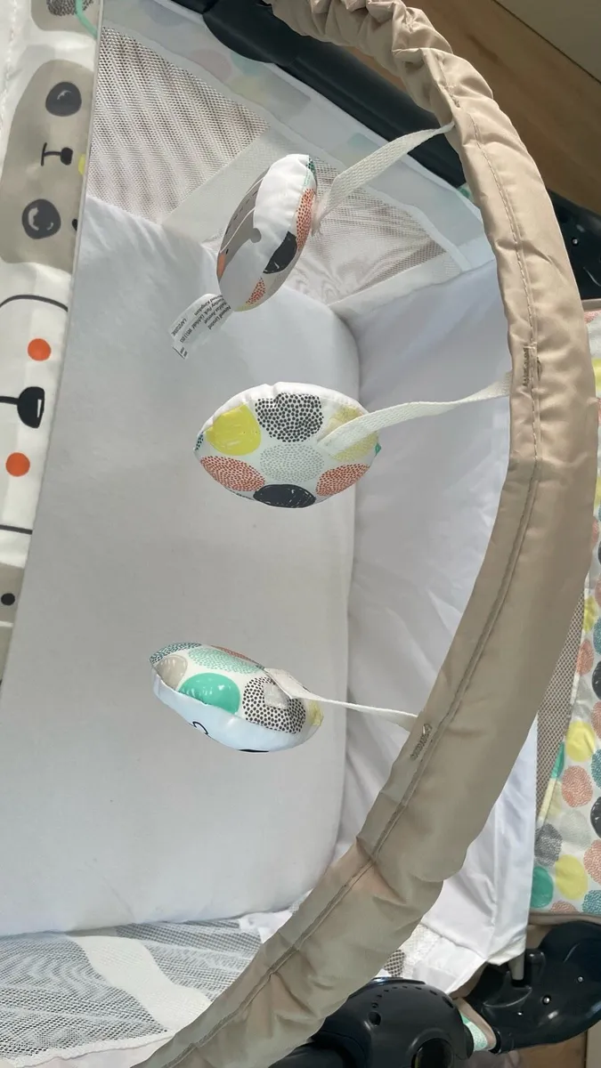 Graco Travel Cot - Image 4