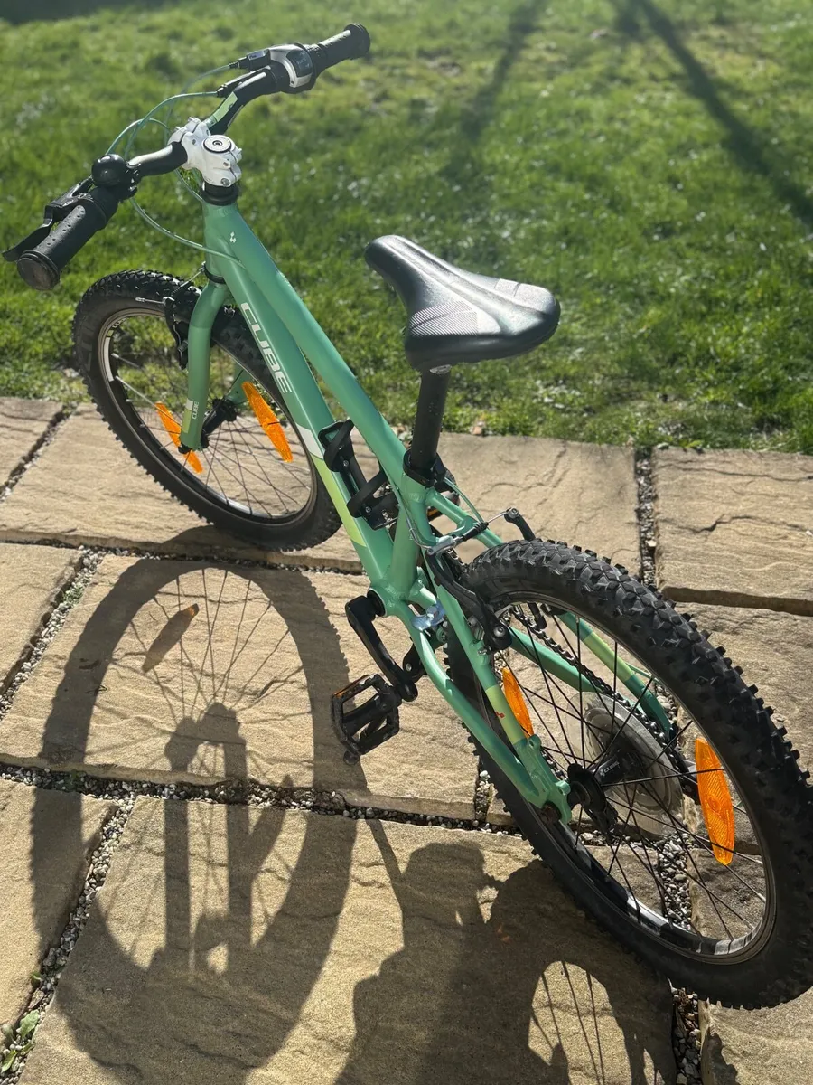 Cube Acid Race 200 Hybrid Kids 20" - Image 3