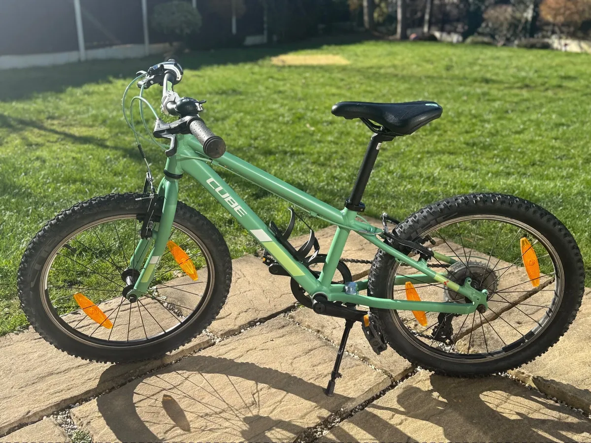 Cube Acid Race 200 Hybrid Kids 20" - Image 1