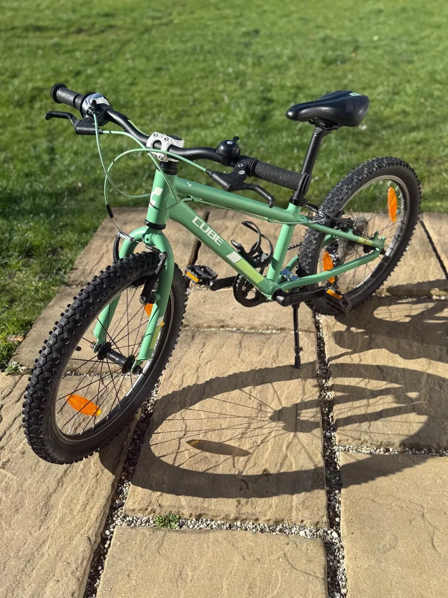 Cube Acid Race 200 Hybrid Kids 20" - Image 4