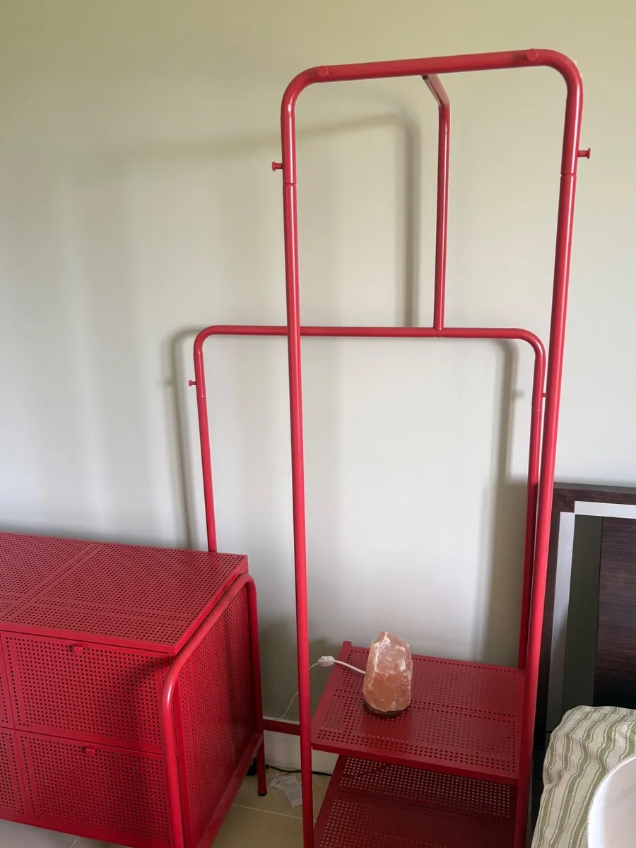 Chest of drawers and clothes rail - Image 4