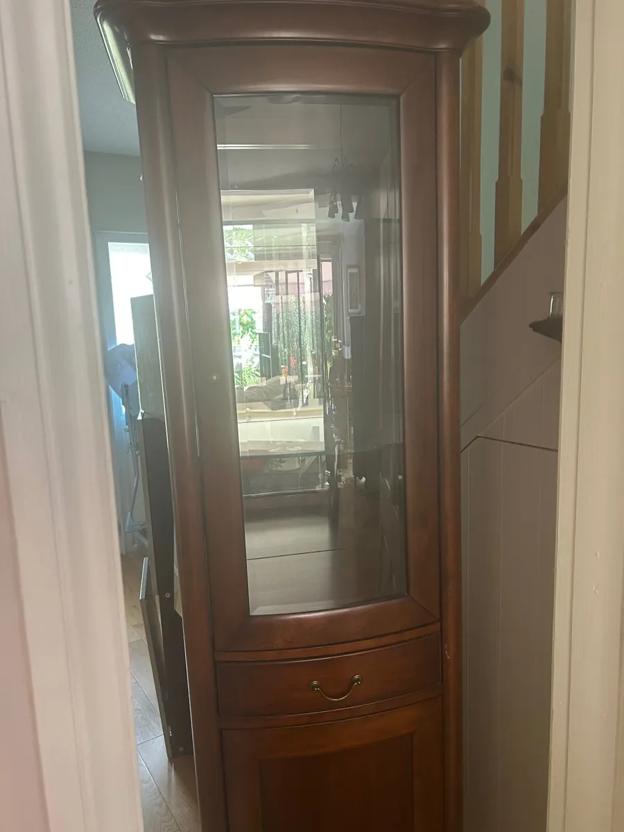 Cabinet - Image 2