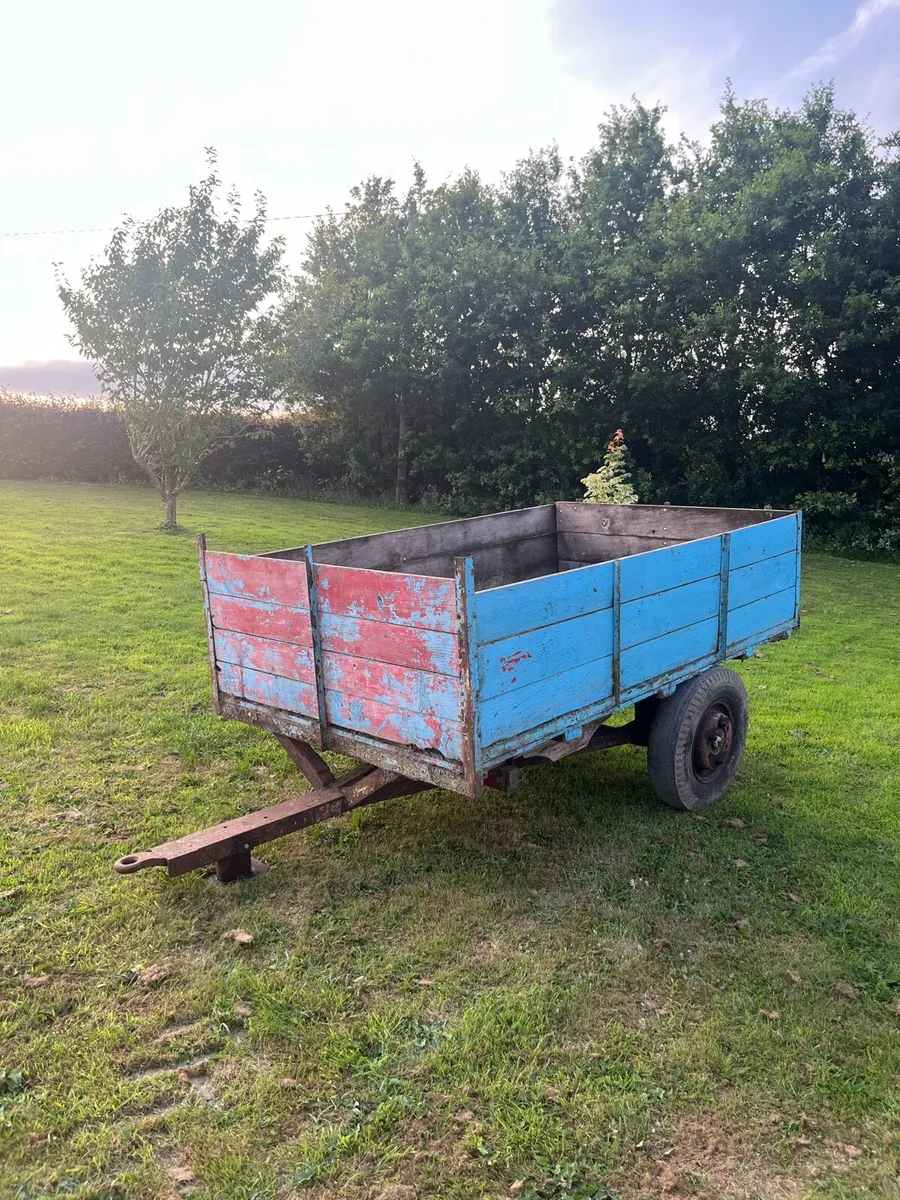 Tractor trailer - Image 1