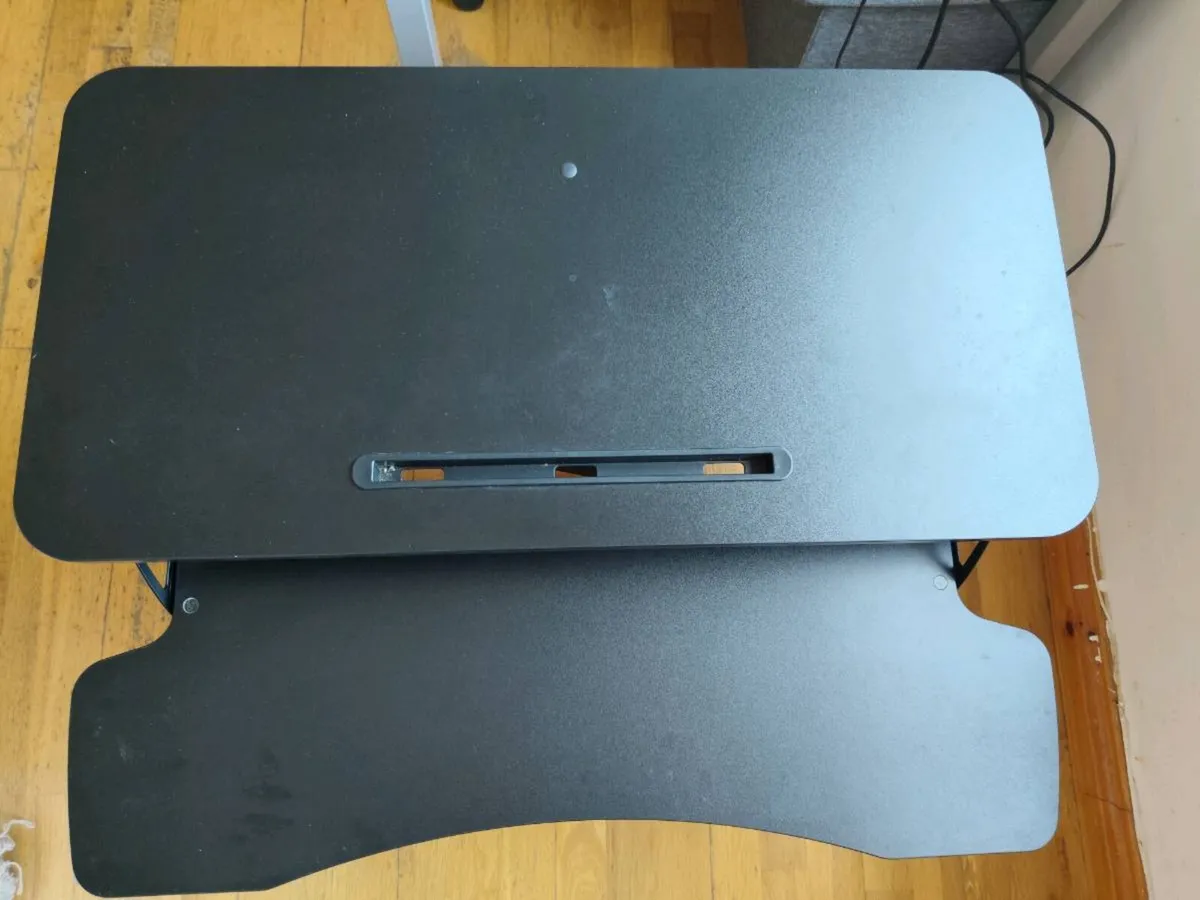 Desk adjustment - Image 1
