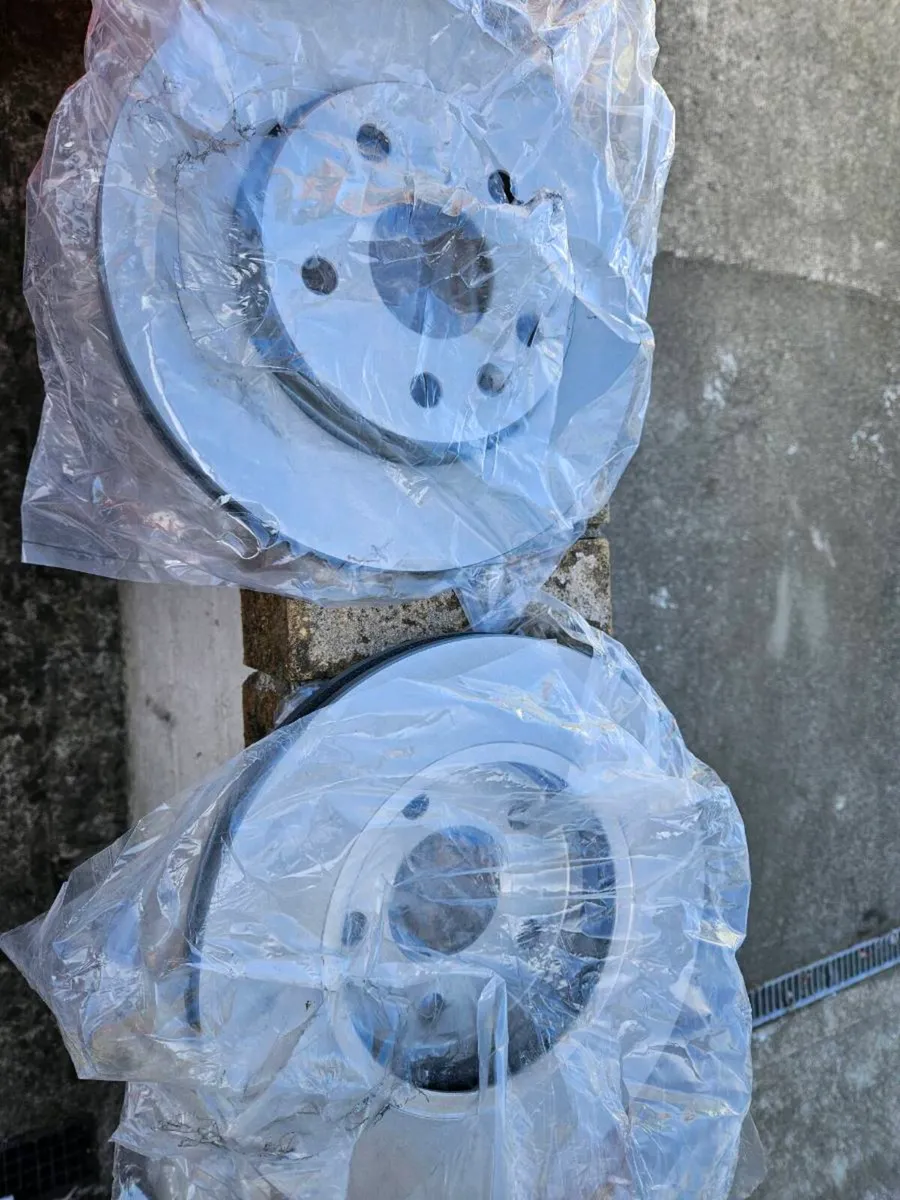 Insignia / Saab - Front Brake Discs / Air Filter - Image 4