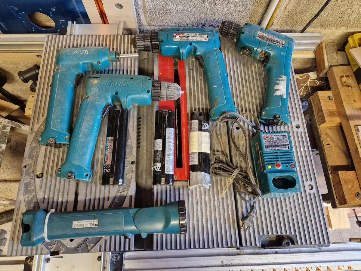 4 Makita Drills,  Flashlight - Image 1